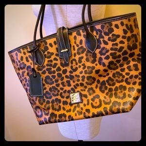 Used Dooney and Bourke tote bag